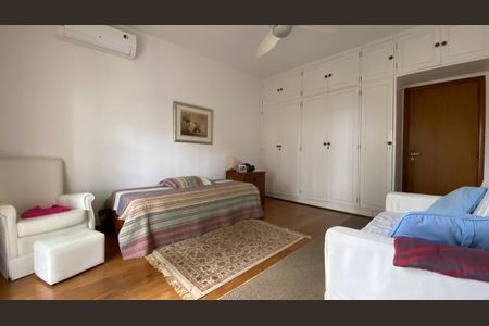 Casa à venda com 380m², 3 quartos e 4 vagas Casa à venda com 380m², 3 quartos e 4 vagasFoto 23