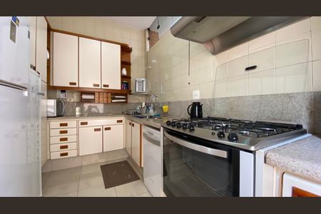 Casa à venda com 380m², 3 quartos e 4 vagas Casa à venda com 380m², 3 quartos e 4 vagasFoto 35