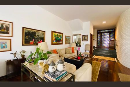 Casa à venda com 380m², 3 quartos e 4 vagas Casa à venda com 380m², 3 quartos e 4 vagasFoto 07