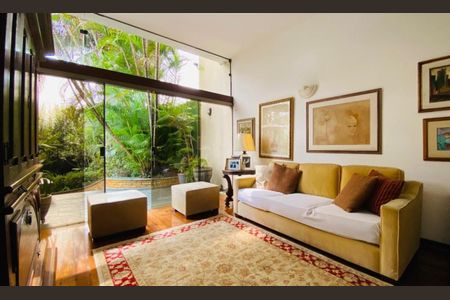 Casa à venda com 380m², 3 quartos e 4 vagas Casa à venda com 380m², 3 quartos e 4 vagasFoto 03