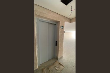 Apartamento à venda com 67m², 2 quartos e 1 vaga Apartamento à venda com 67m², 2 quartos e 1 vagaElevador