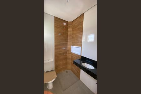 Apartamento à venda com 67m², 2 quartos e 1 vaga Apartamento à venda com 67m², 2 quartos e 1 vagaBanheiro da Suíte