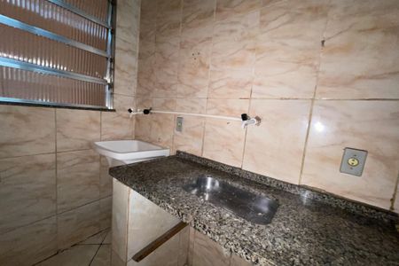 Cozinha de casa para alugar com 1 quarto, 30m² em Jardim Olavo Bilac, Duque de Caxias