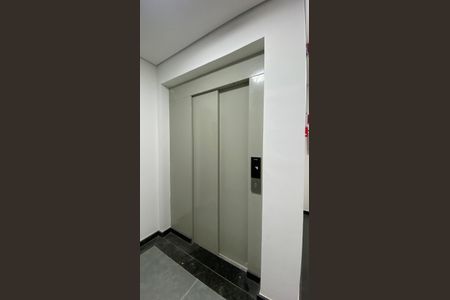 Apartamento à venda com 102m², 2 quartos e 1 vagaElevador