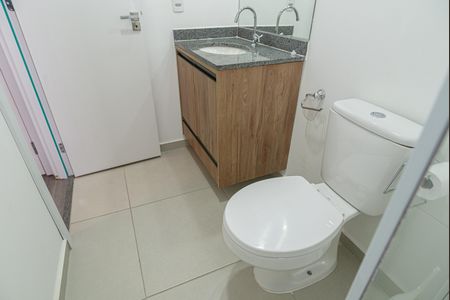 Apartamento para alugar com 33m², 1 quarto e sem vaga Apartamento para alugar com 33m², 1 quarto e sem vagaBanheiro da Suíte