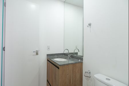 Apartamento para alugar com 33m², 1 quarto e sem vaga Apartamento para alugar com 33m², 1 quarto e sem vagaBanheiro da Suíte