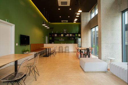 Apartamento para alugar com 33m², 1 quarto e sem vaga Apartamento para alugar com 33m², 1 quarto e sem vagaÁrea comum - Salão de festas