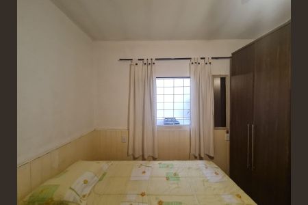 Casa à venda com 250m², 3 quartos e 3 vagas Casa à venda com 250m², 3 quartos e 3 vagasQuarto