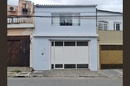 Casa à venda com 250m², 3 quartos e 3 vagas Casa à venda com 250m², 3 quartos e 3 vagasFachada