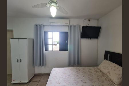 Casa à venda com 250m², 3 quartos e 3 vagas Casa à venda com 250m², 3 quartos e 3 vagasSuíte 2