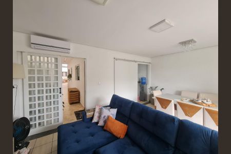 Casa à venda com 250m², 3 quartos e 3 vagas Casa à venda com 250m², 3 quartos e 3 vagasSala e Sala de Jantar