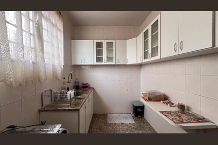 Casa à venda com 376m², 2 quartos e 2 vagas Casa à venda com 376m², 2 quartos e 2 vagasCozinha