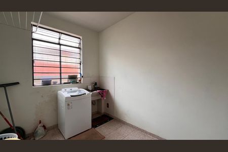 Casa à venda com 376m², 2 quartos e 2 vagas Casa à venda com 376m², 2 quartos e 2 vagasÁrea de Serviço