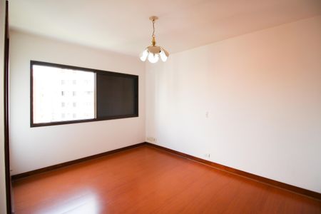 Apartamento à venda com 240m², 3 quartos e 4 vagas Apartamento à venda com 240m², 3 quartos e 4 vagasSuíte 2
