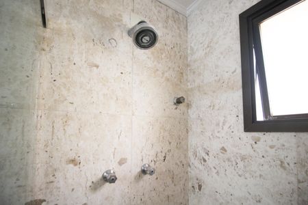 Apartamento à venda com 240m², 3 quartos e 4 vagas Apartamento à venda com 240m², 3 quartos e 4 vagasBanheiro da Suíte 2