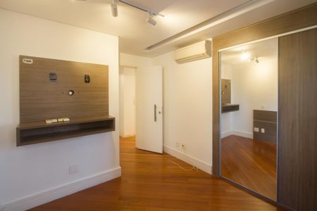 Apartamento à venda com 210m², 3 quartos e 2 vagasSuíte 3