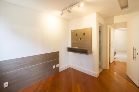 Apartamento à venda com 210m², 3 quartos e 2 vagasSuíte 3