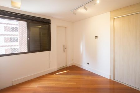 Apartamento à venda com 210m², 3 quartos e 2 vagasSuíte 2