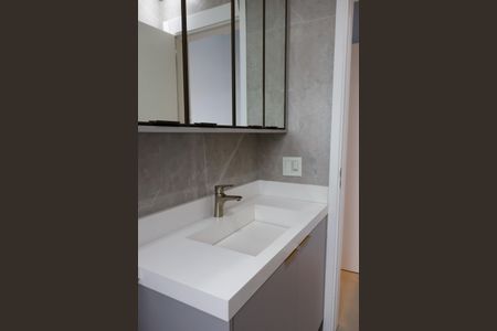 Apartamento à venda com 83m², 2 quartos e 2 vagasBanheiro da Suíte 2