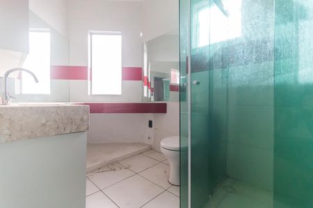 Casa de condomínio para alugar com 149m², 4 quartos e 3 vagas Casa de condomínio para alugar com 149m², 4 quartos e 3 vagasBanheiro da Suíte
