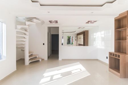 Casa de condomínio para alugar com 149m², 4 quartos e 3 vagas Casa de condomínio para alugar com 149m², 4 quartos e 3 vagasSala
