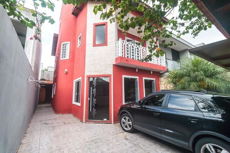 Casa de condomínio para alugar com 149m², 4 quartos e 3 vagas Casa de condomínio para alugar com 149m², 4 quartos e 3 vagasFachada