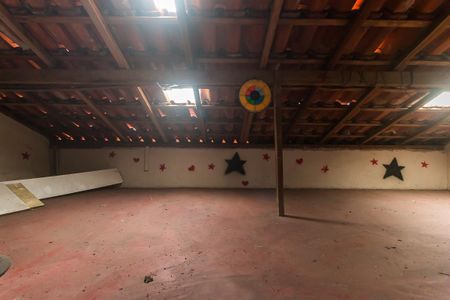 Casa de condomínio para alugar com 149m², 4 quartos e 3 vagas Casa de condomínio para alugar com 149m², 4 quartos e 3 vagasSótão
