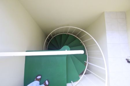Casa à venda com 200m², 3 quartos e 2 vagasEscada