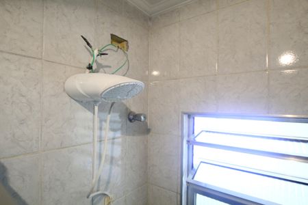 Casa à venda com 200m², 3 quartos e 2 vagasBanheiro corredor andar de cima