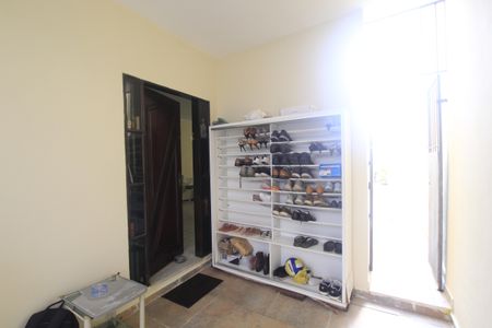 Casa à venda com 200m², 3 quartos e 2 vagasEntrada
