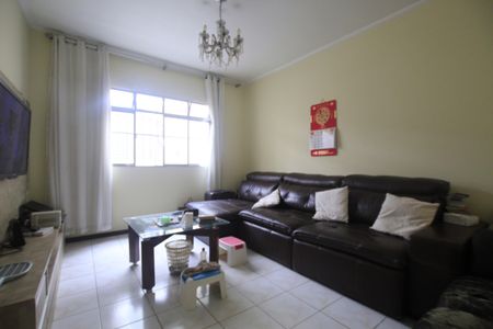 Casa à venda com 200m², 3 quartos e 2 vagasSala