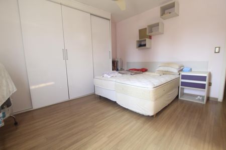 Casa à venda com 200m², 3 quartos e 2 vagasQuarto 1
