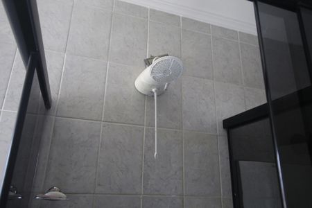 Casa à venda com 200m², 3 quartos e 2 vagasBanheiro da Suíte