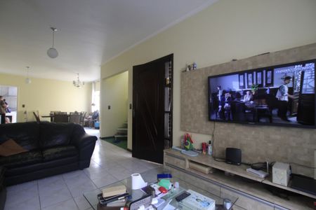 Casa à venda com 200m², 3 quartos e 2 vagasSala