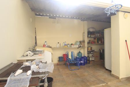 Casa à venda com 200m², 3 quartos e 2 vagasQuintal