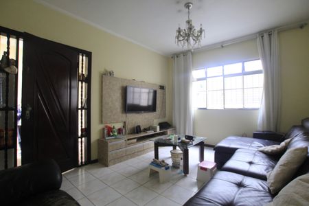 Casa à venda com 200m², 3 quartos e 2 vagasSala