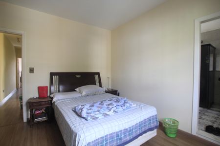 Casa à venda com 200m², 3 quartos e 2 vagasSuite