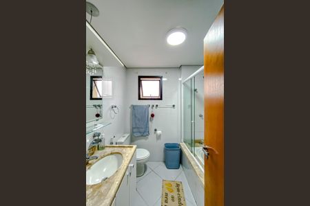 Apartamento à venda com 120m², 3 quartos e 2 vagasBanheiro da Suíte