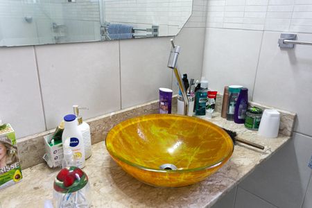 Casa à venda com 112m², 3 quartos e 2 vagasBanheiro