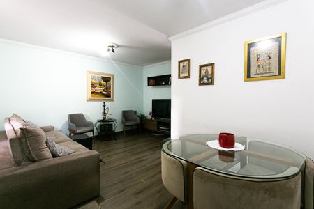 Casa à venda com 112m², 3 quartos e 2 vagasSala