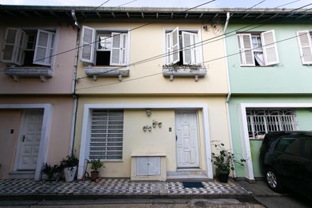Casa à venda com 110m², 4 quartos e 2 vagasFachada 