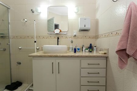 Casa à venda com 110m², 4 quartos e 2 vagasBanheiro da Suíte