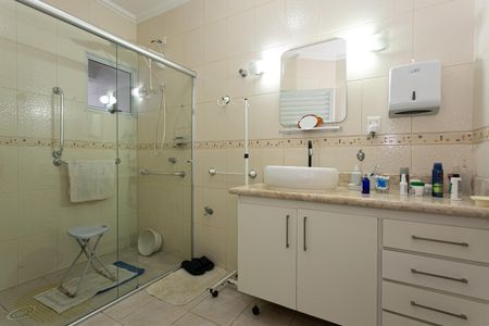 Casa à venda com 110m², 4 quartos e 2 vagasBanheiro da Suíte