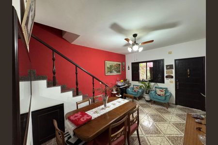 Casa de condomínio para alugar com 300m², 4 quartos e 3 vagasSala