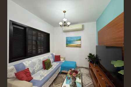 Casa de condomínio para alugar com 300m², 4 quartos e 3 vagasSala