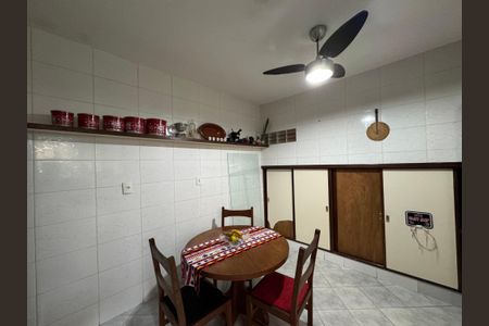 Casa de condomínio para alugar com 300m², 4 quartos e 3 vagasCozinha