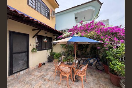 Casa de condomínio para alugar com 300m², 4 quartos e 3 vagasÁrea externa