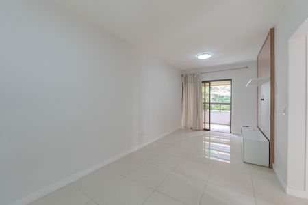 Apartamento para alugar com 72m², 2 quartos e 2 vagasSala