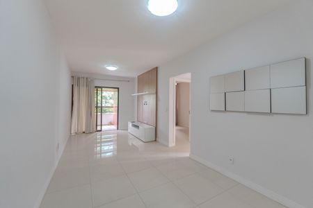 Apartamento para alugar com 72m², 2 quartos e 2 vagasSala