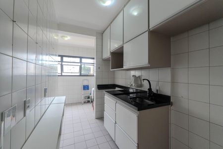Apartamento para alugar com 72m², 2 quartos e 2 vagasCozinha 